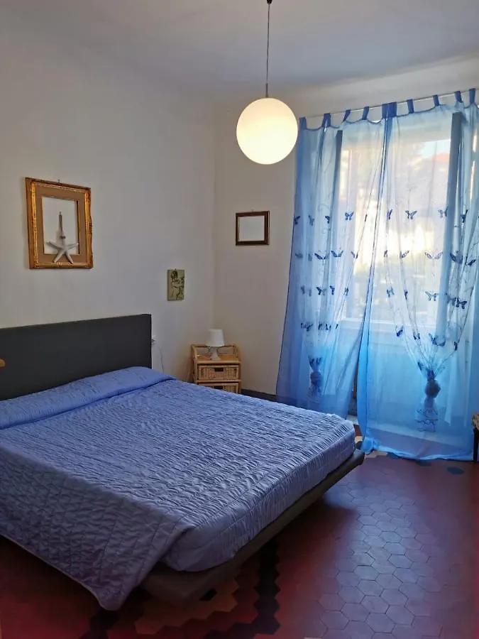 شقة ليريسي  في A Casa Di Alecarla 0*,